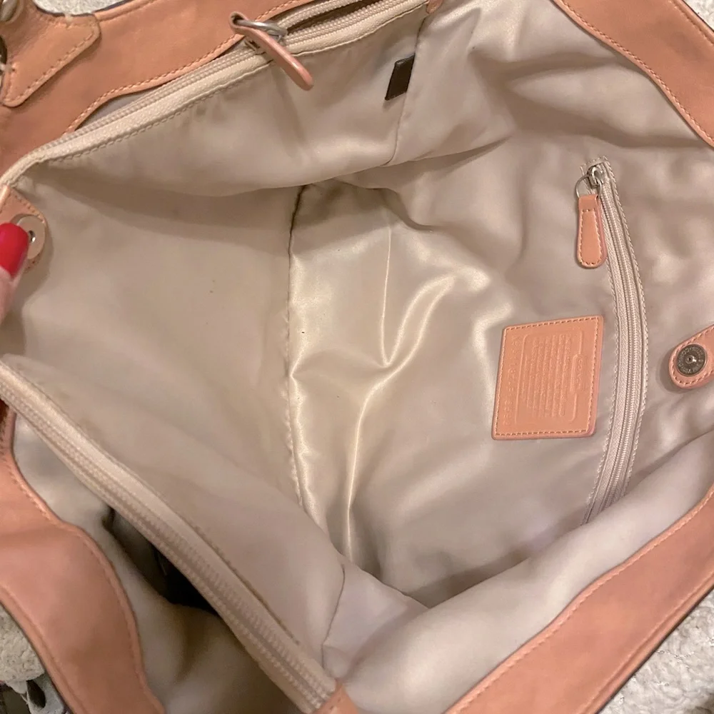 COACH Perforated Signature Pink/Peach Leather Tote / Purse - F16598 - Picture 4 of 9